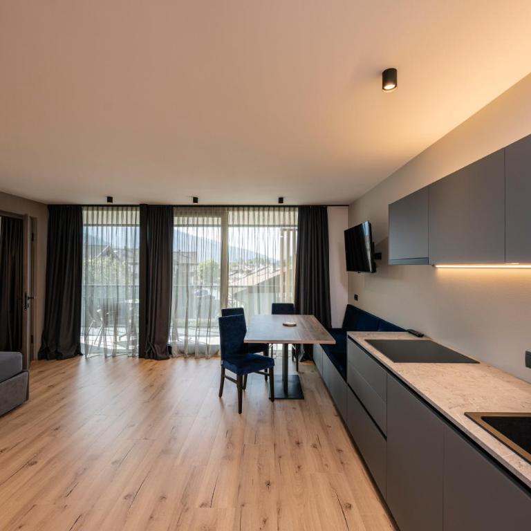 Montanaris Apartments - Two-Bedroom Deluxe Apartment - 1