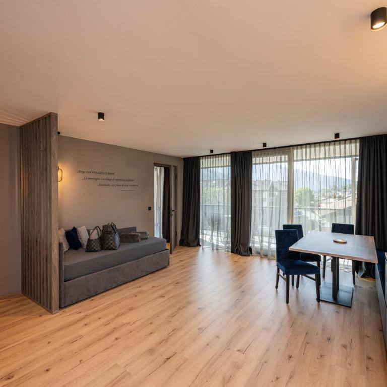 Montanaris Apartments - Two-Bedroom Deluxe Apartment - 7