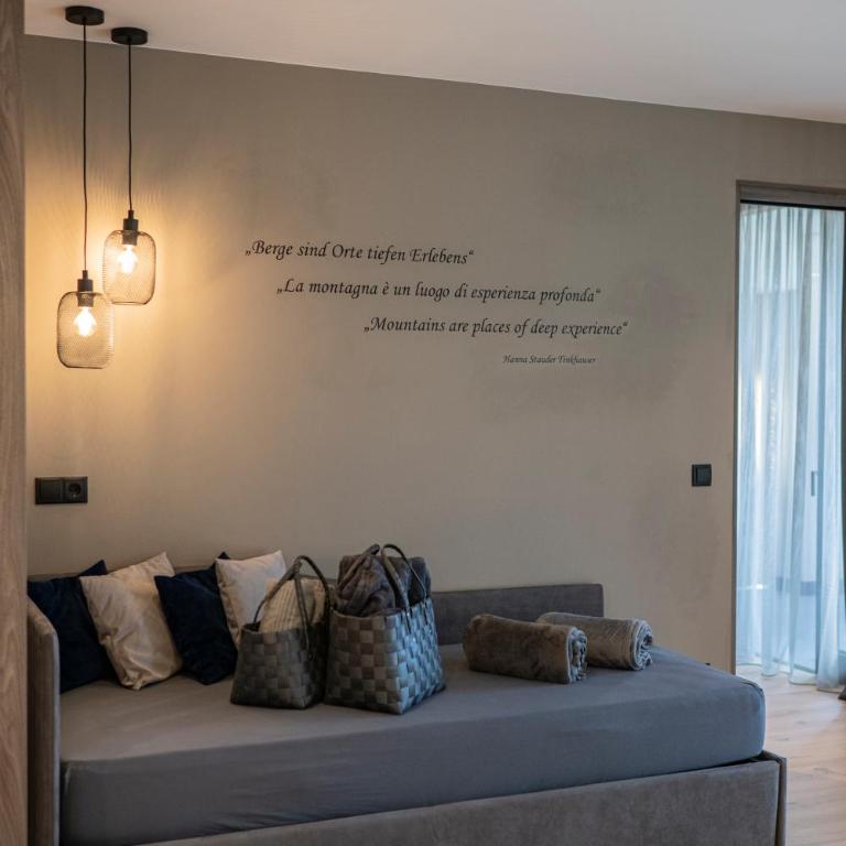 Montanaris Apartments - Two-Bedroom Deluxe Apartment - 12