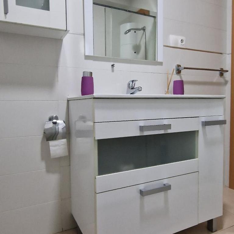 Precioso Apartamento en Centro - Three-Bedroom Apartment - 17