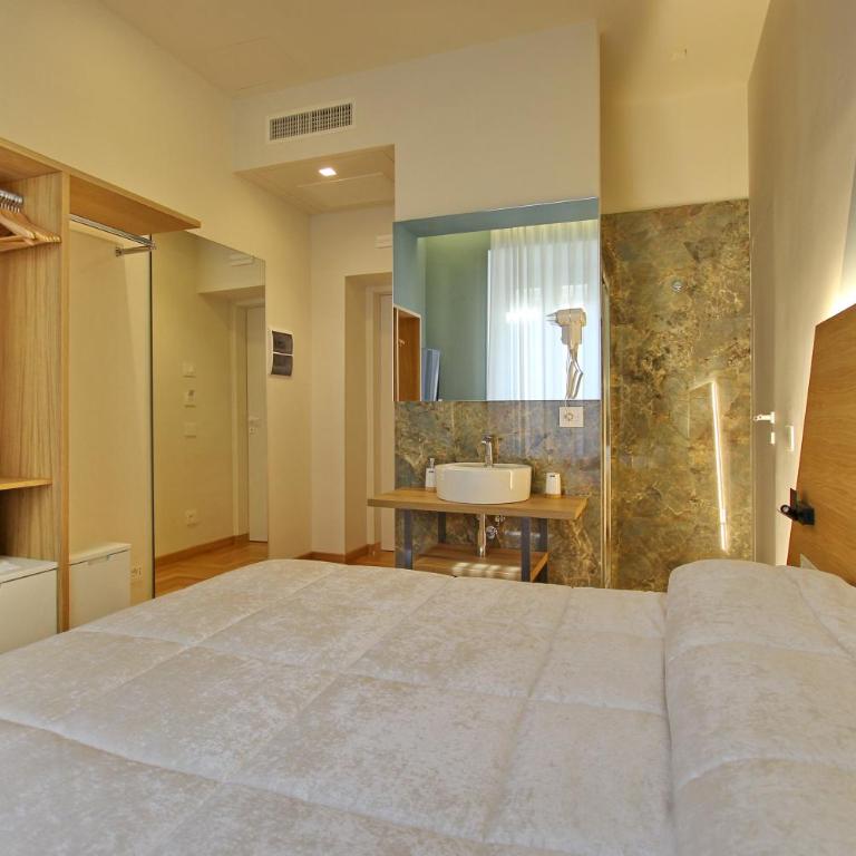 Dea Rome Suites - Camera Matrimoniale con Bagno Privato - 4