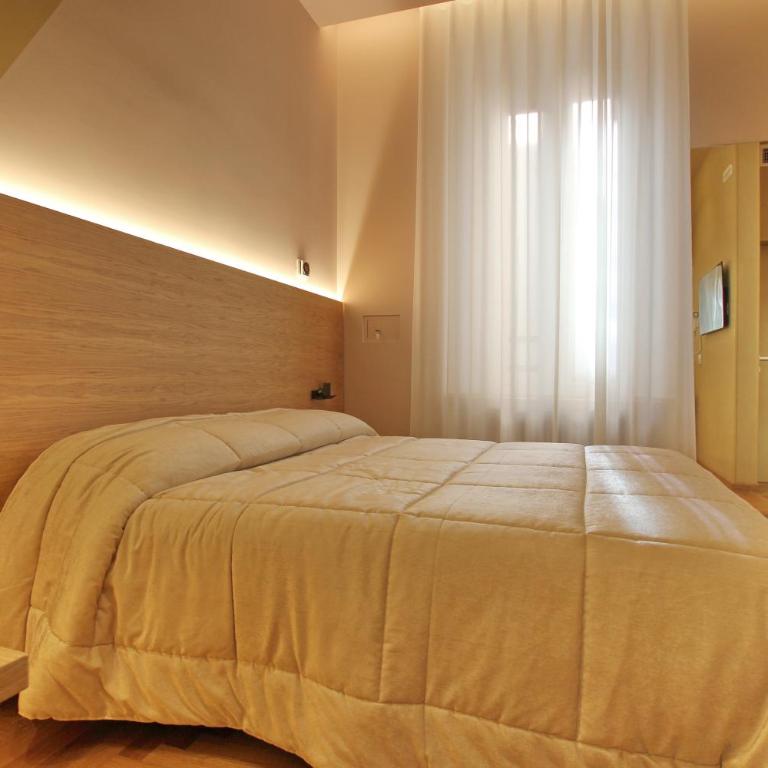 Dea Rome Suites - Camera Matrimoniale con Bagno Privato - 6