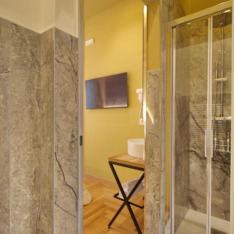 Dea Rome Suites - Camera Matrimoniale con Bagno Privato - 2
