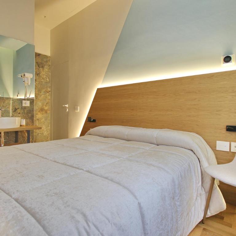 Dea Rome Suites - Camera Matrimoniale con Bagno Privato - 8