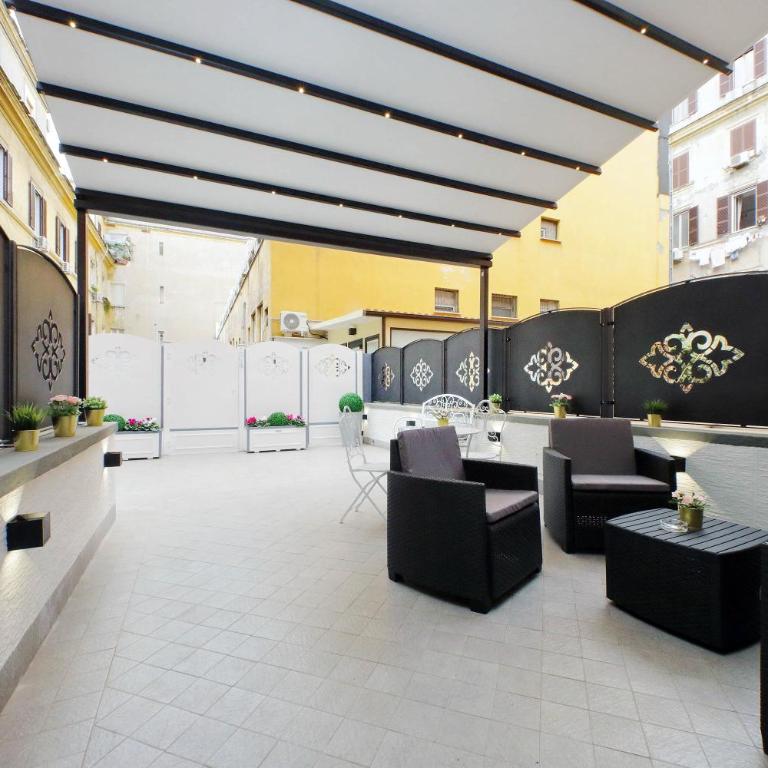 Roman Holiday Suites - Camera Matrimoniale Standard - 7