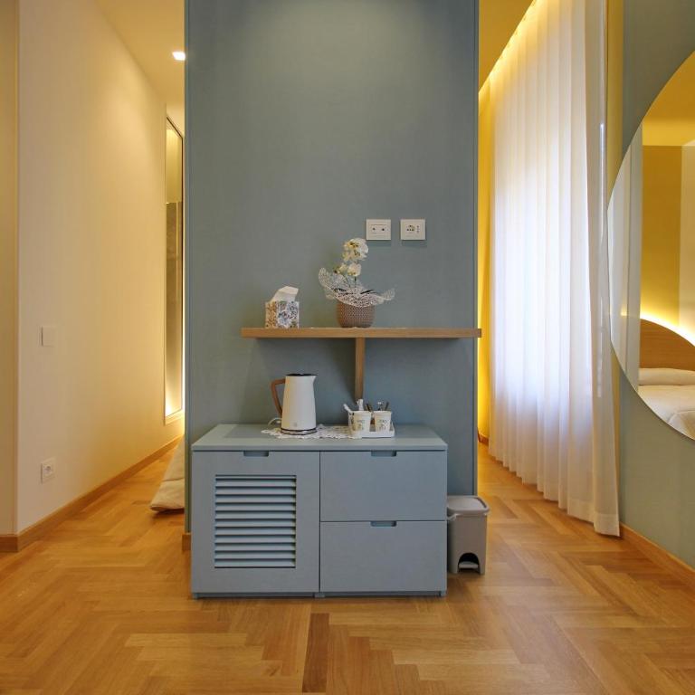 Dea Rome Suites - Camera Tripla con Bagno Privato - 8