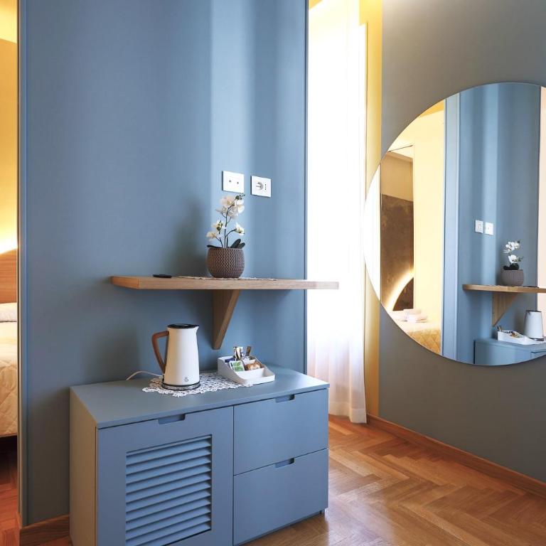 Dea Rome Suites - Camera Tripla con Bagno Privato - 11
