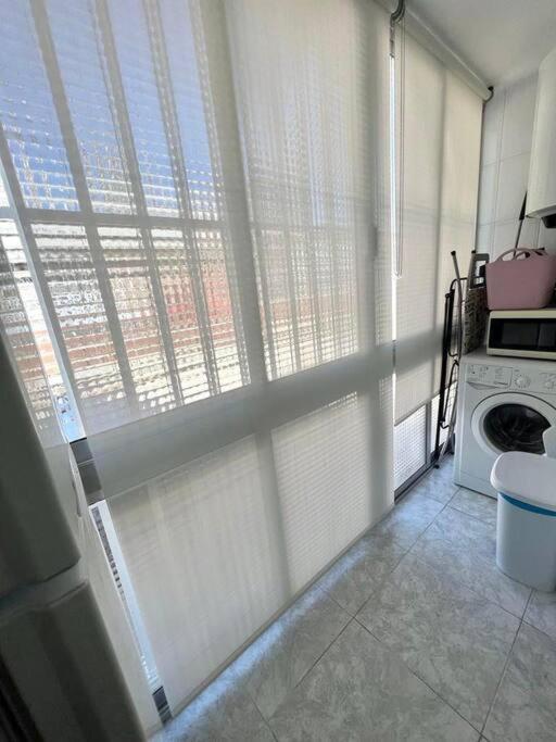 2ª línea playa · Terraza enorme · Piscina y garaje - Apartamento - 7