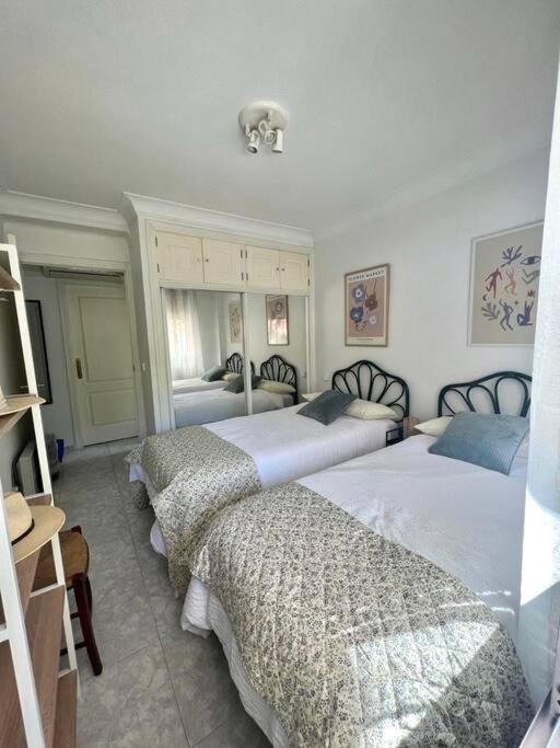 2ª línea playa · Terraza enorme · Piscina y garaje - Apartamento - 8