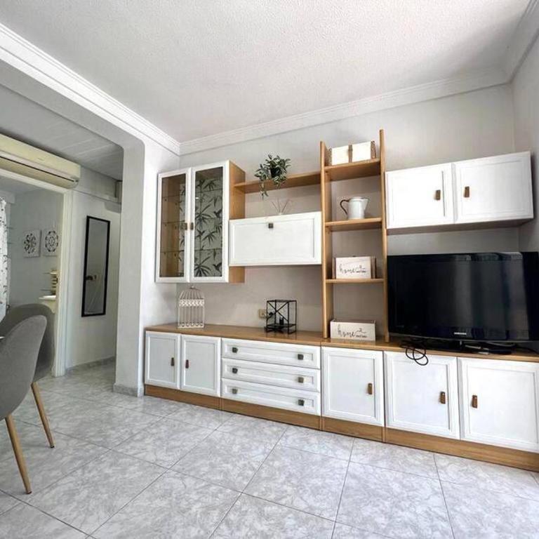 2ª línea playa · Terraza enorme · Piscina y garaje - Apartamento - 13