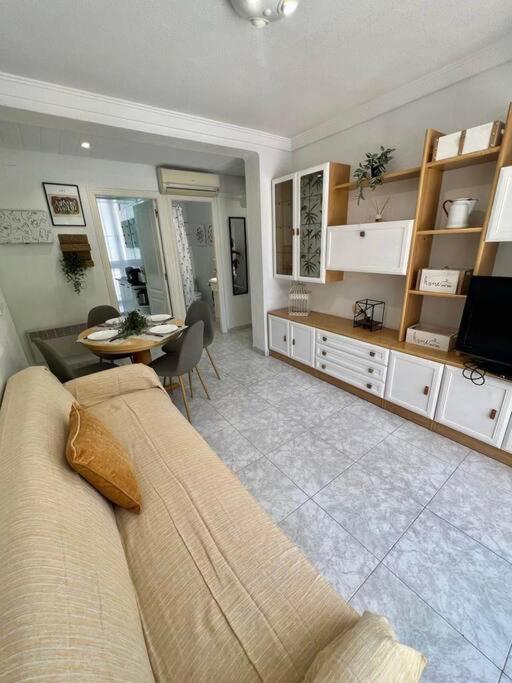 2ª línea playa · Terraza enorme · Piscina y garaje - Apartamento - 16