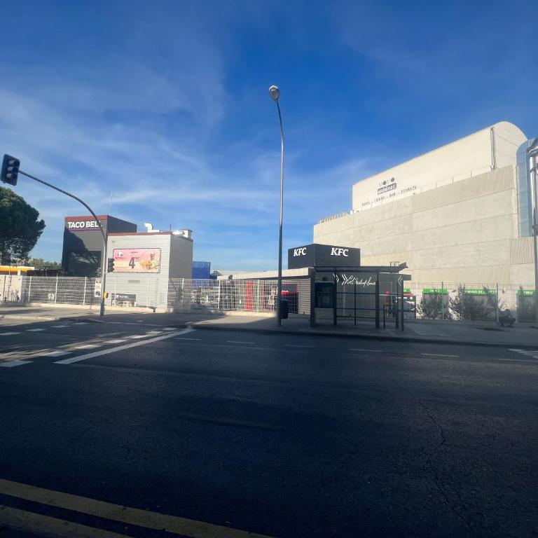 PISO cerca Aeropuerto Madrid, Estadio Riyadh Air, Ifema, Parque Juan Carlos I, Clínica Univesidad Navarra y Plenilunio - Apartamento de 1 dormitorio - 10