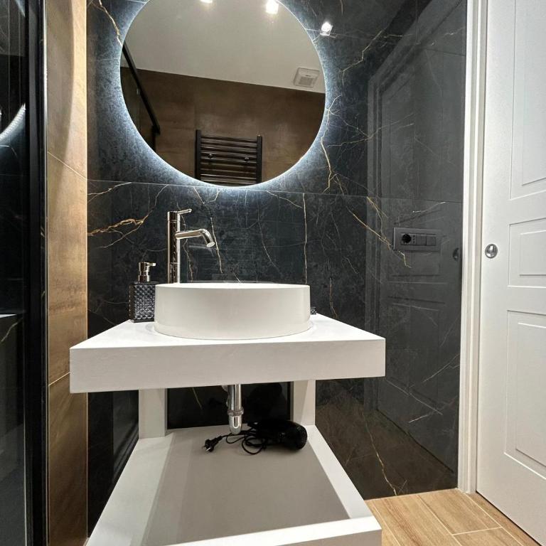 Roma Nostra Luxury B&B - Camera Quadrupla con Balcone - 5