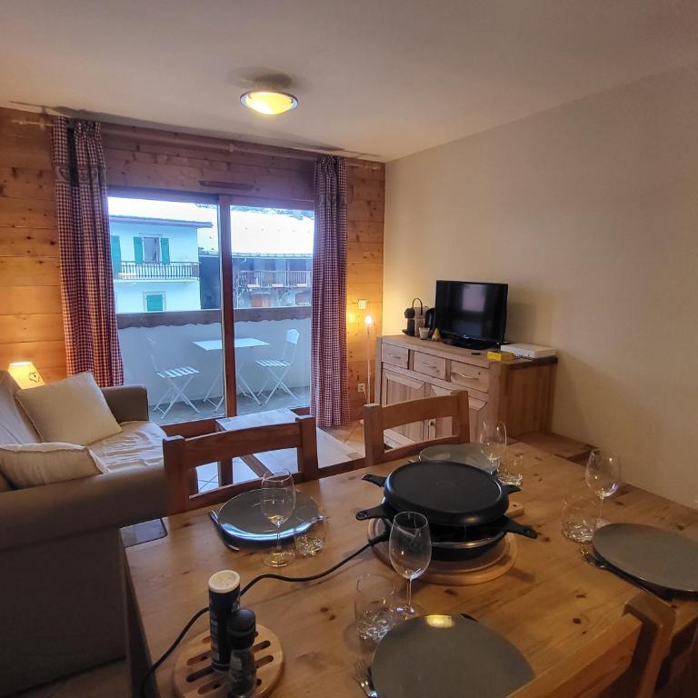Ecrins A4, 1 bedroom apartment with bunk room, central Samoëns - Apartamento de 2 dormitorios - 2