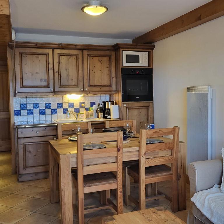 Ecrins A4, 1 bedroom apartment with bunk room, central Samoëns - Apartamento de 2 dormitorios - 4