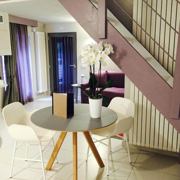Uve Rooms & Wine Bar - Suite - 12
