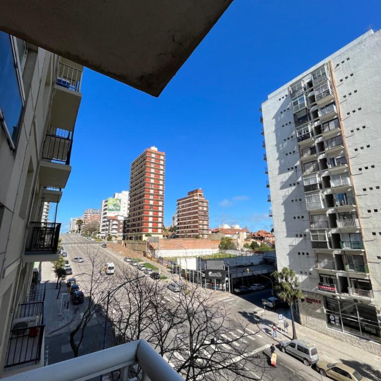 Departamento 2 ambientes a 150 mts del mar en Zona Güemes - One-Bedroom Apartment - 4