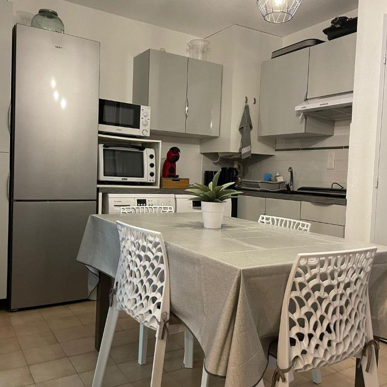 Appartement T2 46m2 avec grande terrasse - Two-Bedroom Apartment - 9