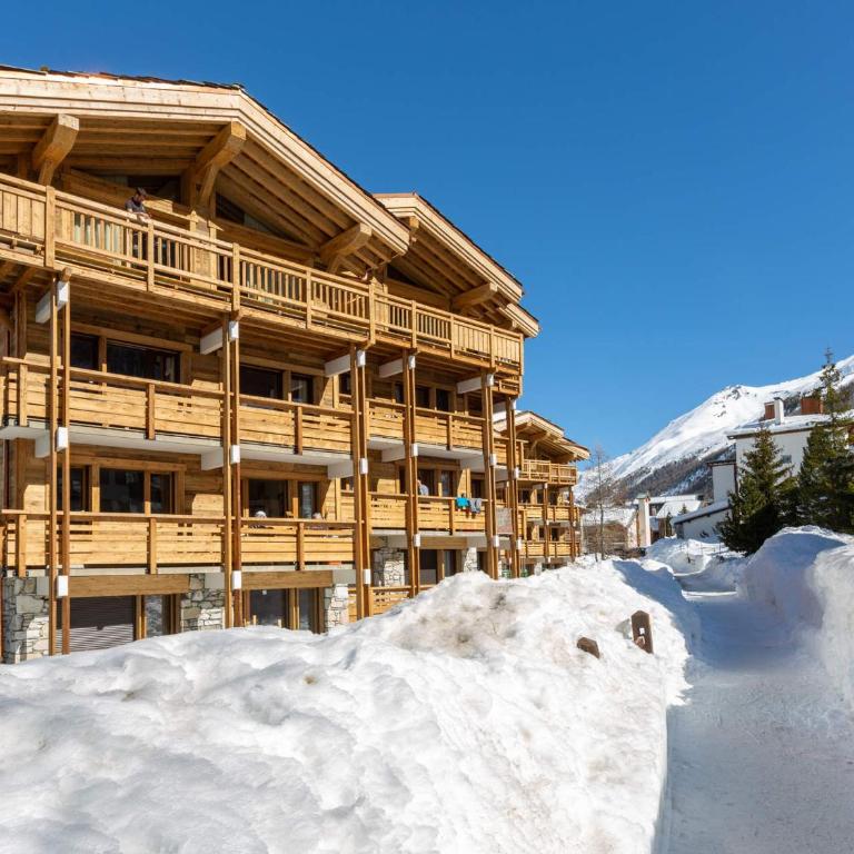 Luxueux 5 pièces avec cheminée, balcon panoramique, proche des pistes - Val-d'Isère - FR-1-694-108 - Appartement - 4
