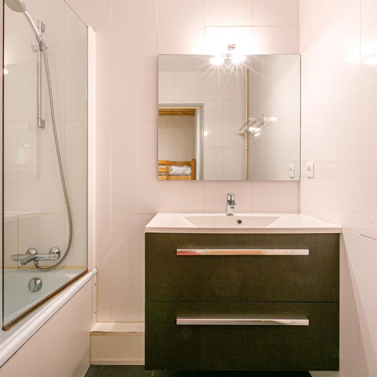 Appartement Sud Centre Parking, 6 pers, 2 pièces - FR-1-694-125 - Appartement - 16