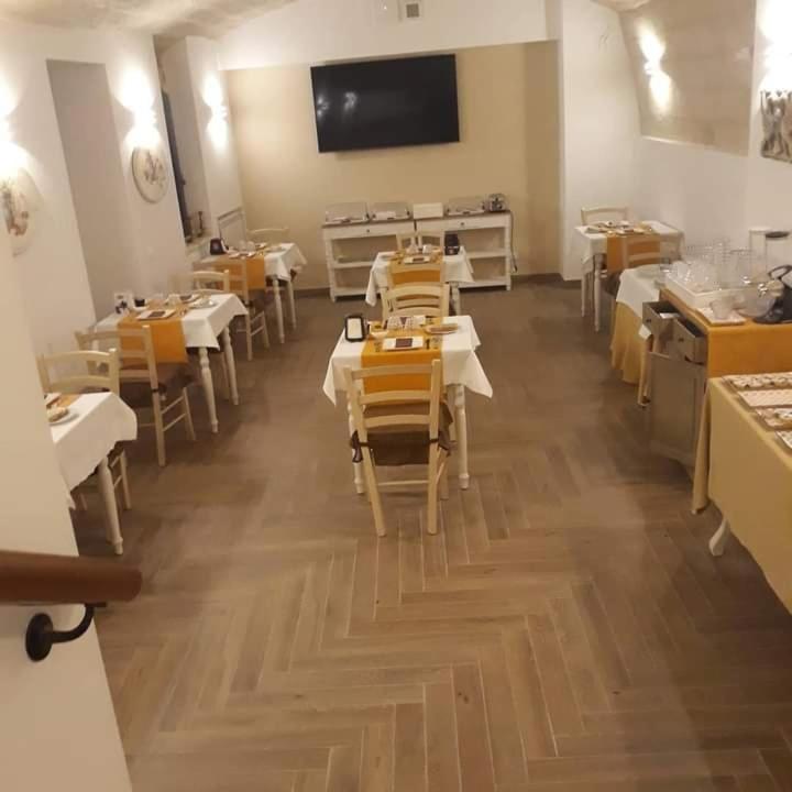 Suite il ritrovo dei poeti - Deluxe Double Room with Side Sea View - 7