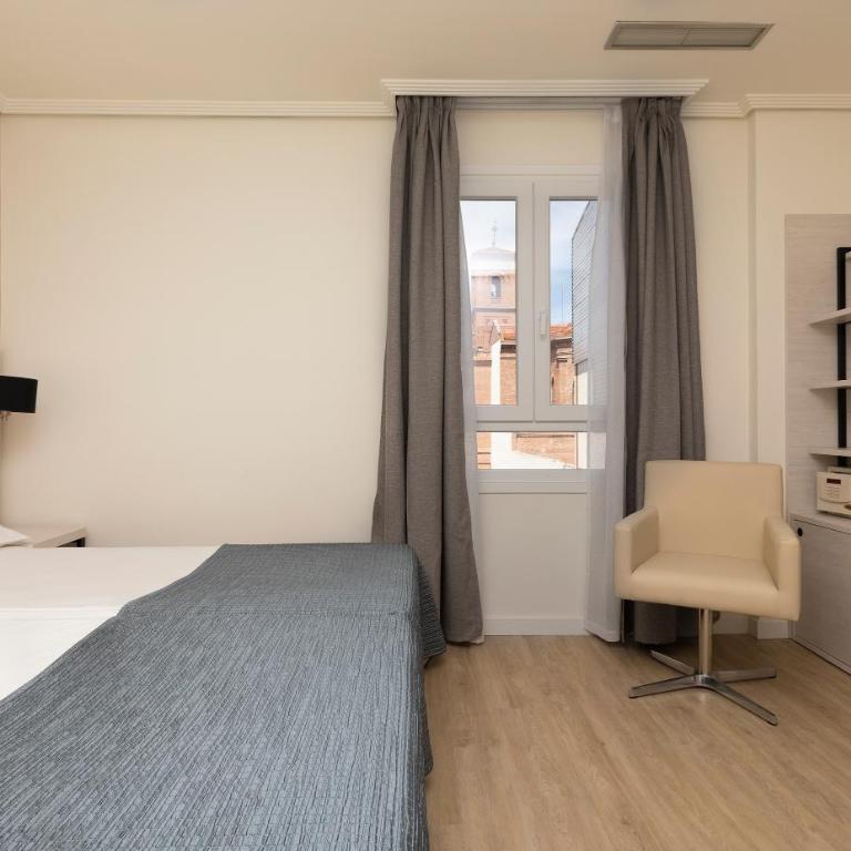 Porcel Ganivet - Double or Twin Room - 12