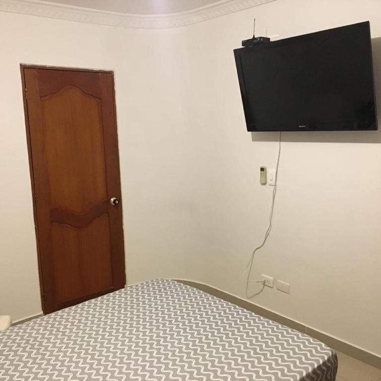Apartamento Rodadero a 2 cuadras de la playa - Two-Bedroom Apartment - 4