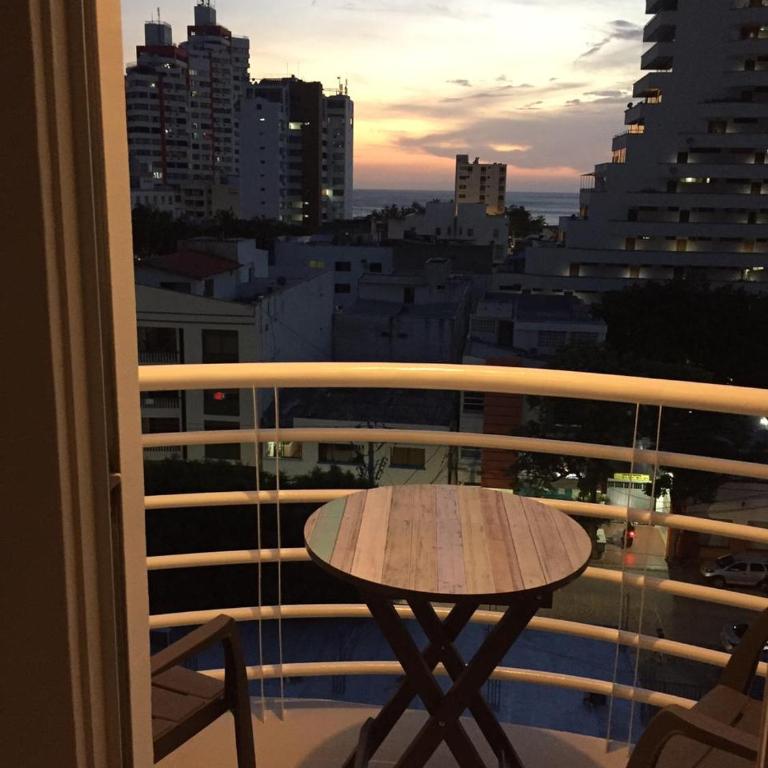 Apartamento Rodadero a 2 cuadras de la playa - Two-Bedroom Apartment - 9