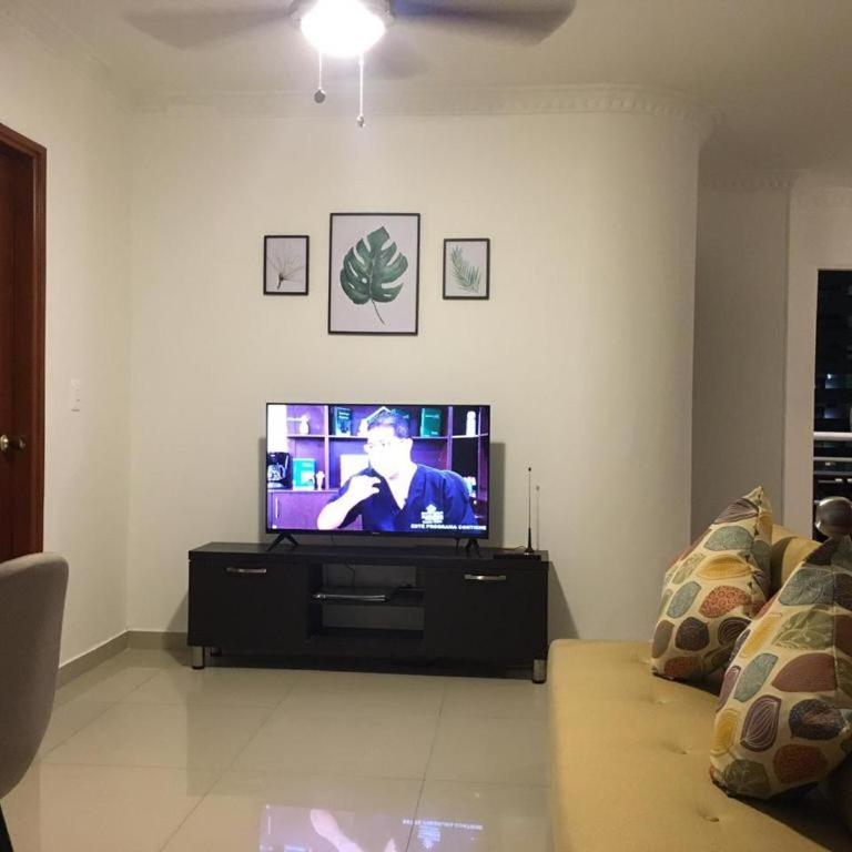 Apartamento Rodadero a 2 cuadras de la playa - Two-Bedroom Apartment - 10