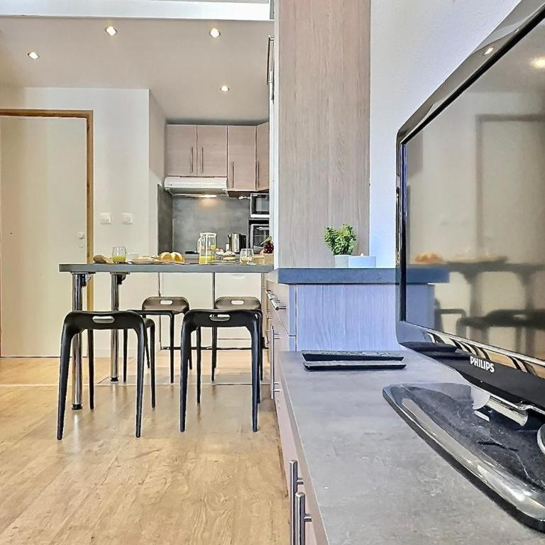 Studio cabine rénové Val d'Isère, 4 pers, proche centre et pistes, avec balcon et WIFI - FR-1-411-690 - Appartement - 3