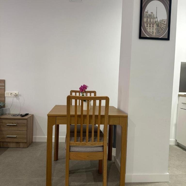FANTÁSTICO PISO A 5 MINUTOS DE LA ESTACION DE BUS Y TREN a metros de la PLAYA - Apartamento de 1 dormitorio - 7