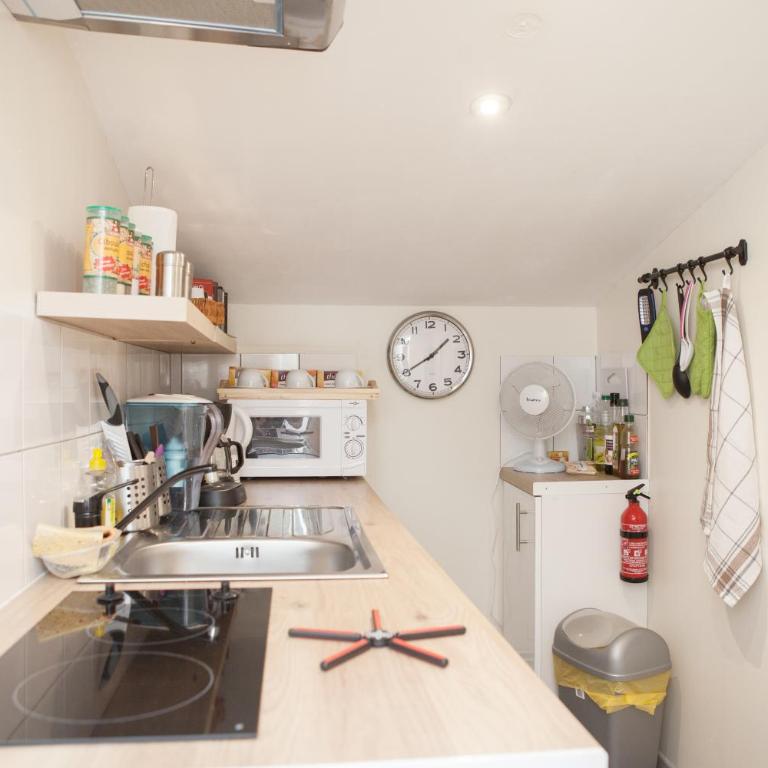Spacious 2-Bedroom Family Duplex with Free Parking and Netflix - Appartement en Duplex - 4