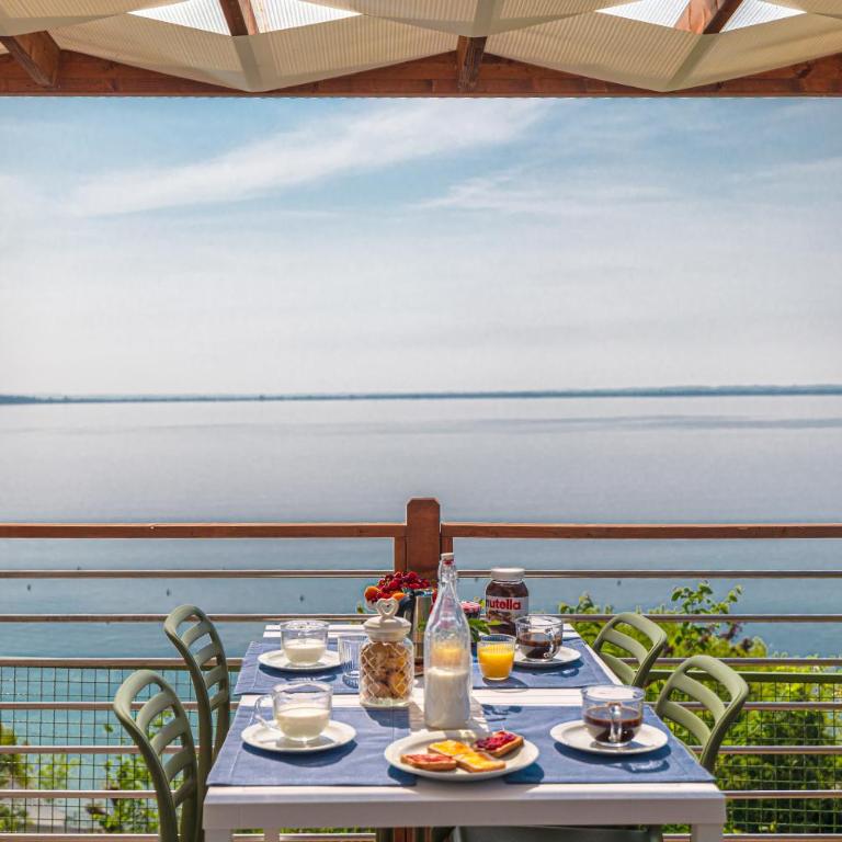 Village & Glamping Riva Blu - Mobilheim mit Seeblick - 1