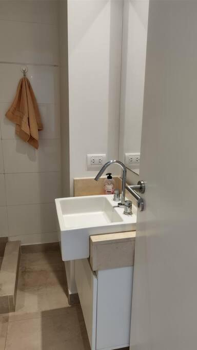 Zona Güemes-Piscina climatizada en verano-Hermoso 2 amb - One-Bedroom Apartment - 7