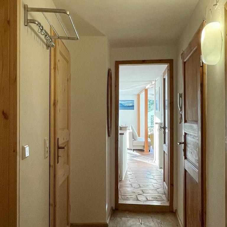 Ferienwohnung Idylle am See - idyllisch auf der Insel mit Balkon und Seesicht und direkter Seelage - Appartamento con Vista Lago - 15