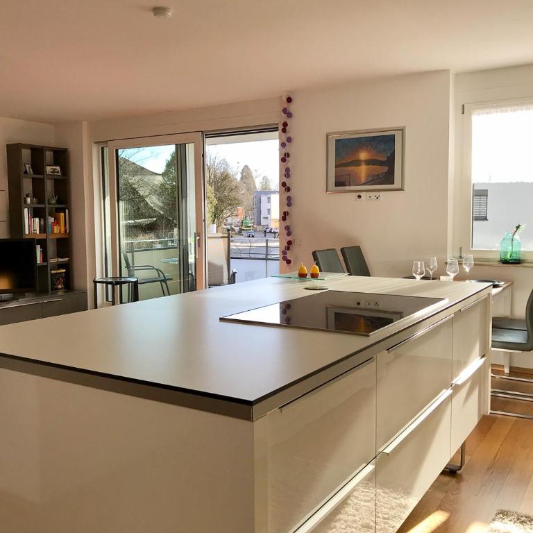Ferienwohnung Central 1st floor - hochwertige Wohnung mit Balkon und Aufzug - Apartment with Balcony - 3