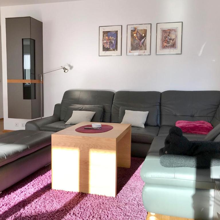 Ferienwohnung Central 1st floor - hochwertige Wohnung mit Balkon und Aufzug - Apartment with Balcony - 5