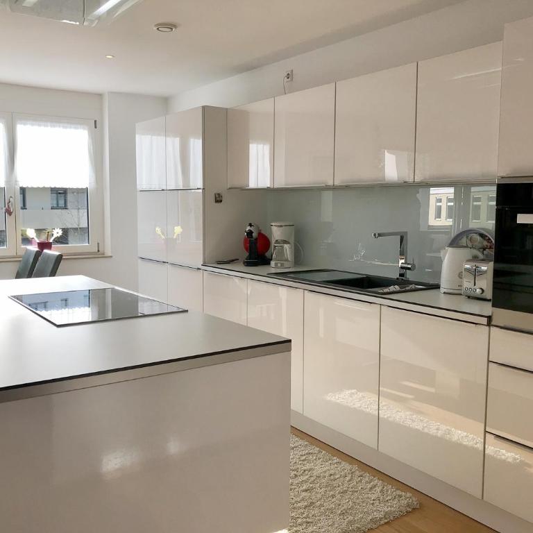 Ferienwohnung Central 1st floor - hochwertige Wohnung mit Balkon und Aufzug - Apartment with Balcony - 9