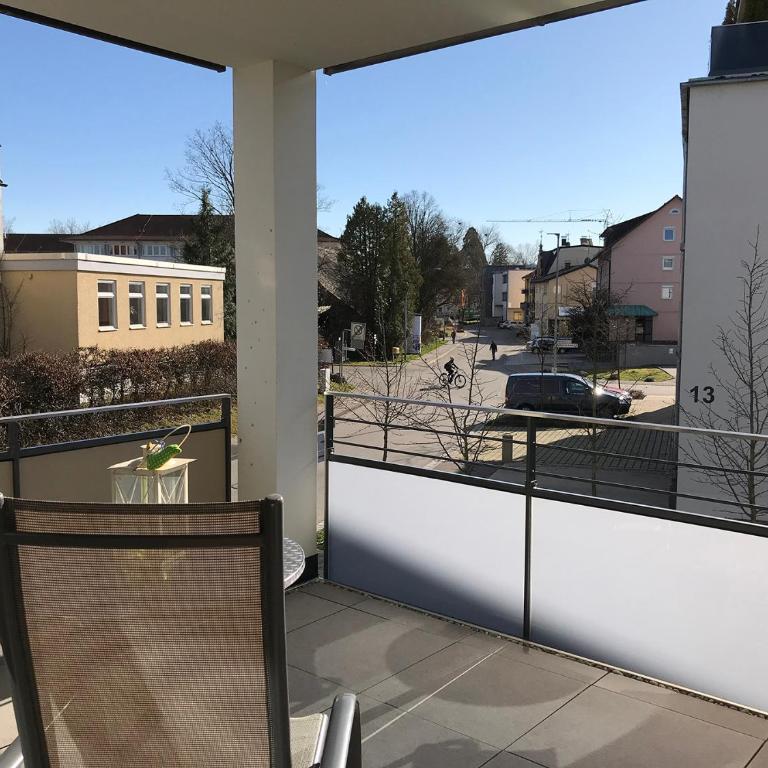 Ferienwohnung Central 1st floor - hochwertige Wohnung mit Balkon und Aufzug - Apartment with Balcony - 20