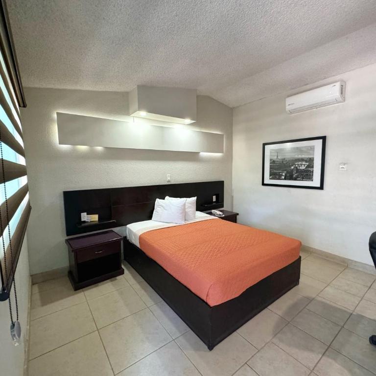 R INN de TIJUANA - Queen Room - 1