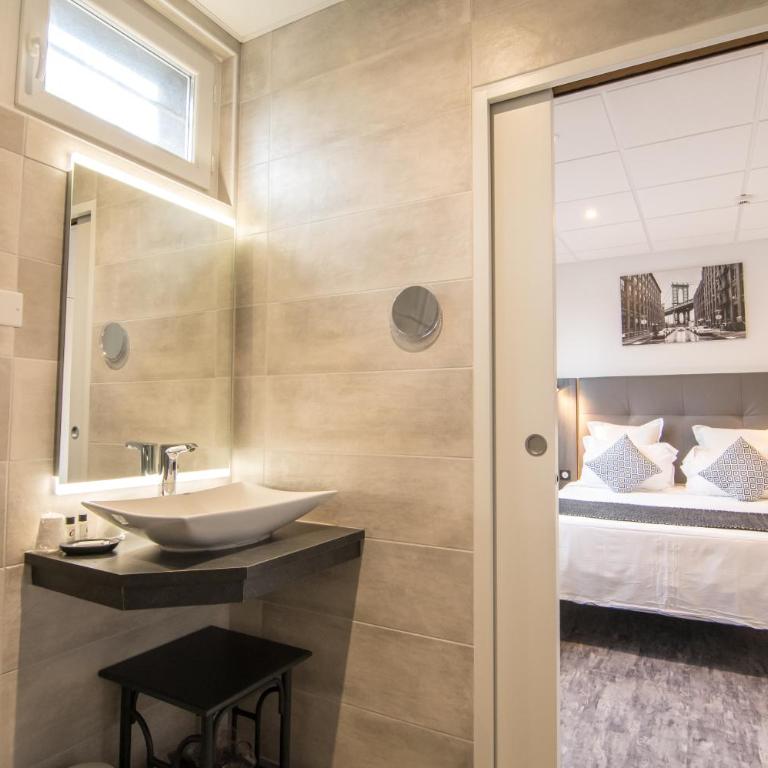 The Originals City, Hôtel Rive Droite, Albi "Quartier Madeleine" - Chambre Supérieure Lit Queen-Size - 4