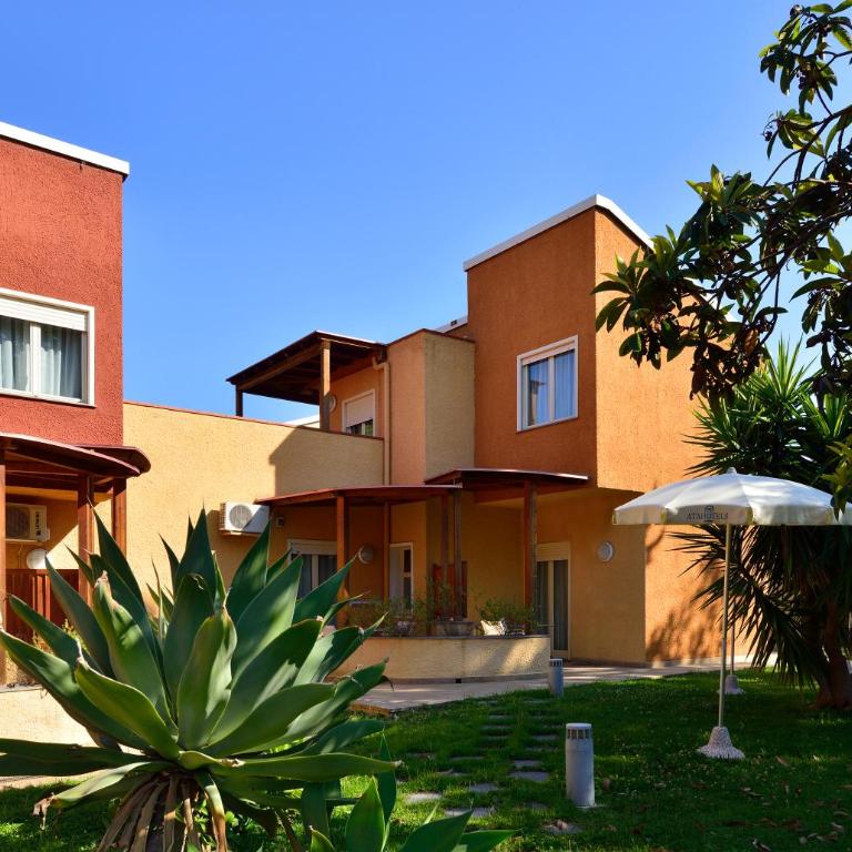 UNA Hotels Naxos Beach Sicilia - Camera Matrimoniale Superior (2 Adulti + 2 Bambini) - Villa Indipendente - 9