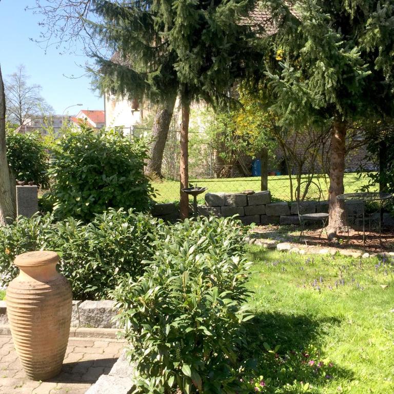 Ferienhaus Köchlin - charmante Doppelhaushälfte mit Garten und Parkplatz - Vacation Home - 4