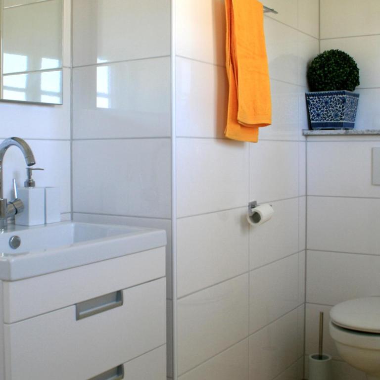 Ferienhaus Köchlin - charmante Doppelhaushälfte mit Garten und Parkplatz - Vacation Home - 10
