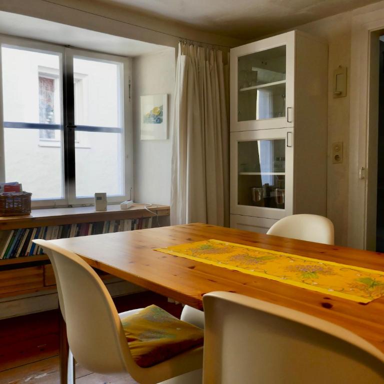 Ferienwohnung Altes Haus 4 - Gemütlich und zentral in denkmalgeschütztem Haus - Apartment mit Seeblick - 10