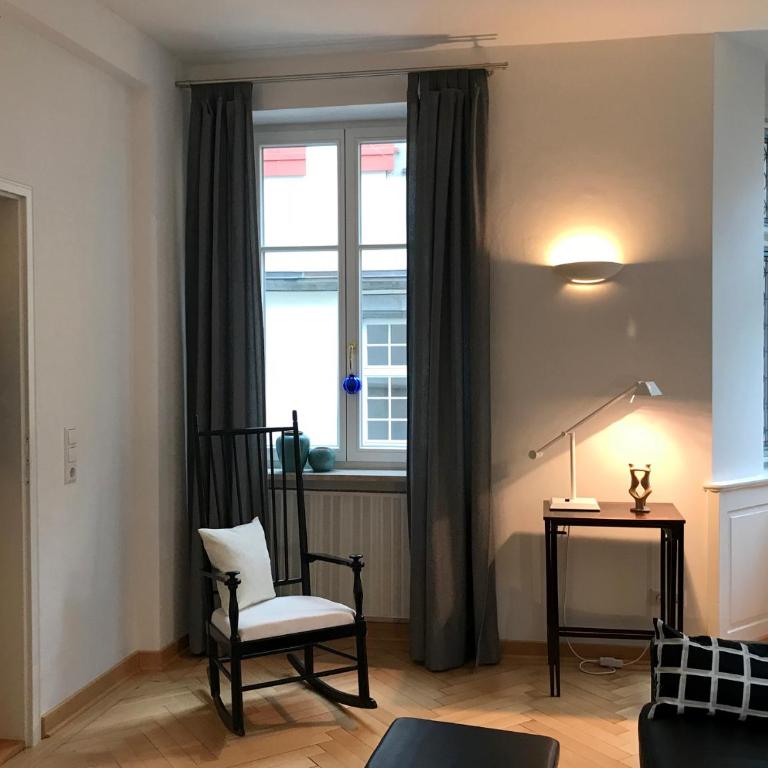 Ferienwohnung Insel-Residenz 1 - stilvolles Altstadt Haus auf der Insel - Appartamento con 2 Camere da Letto - 6