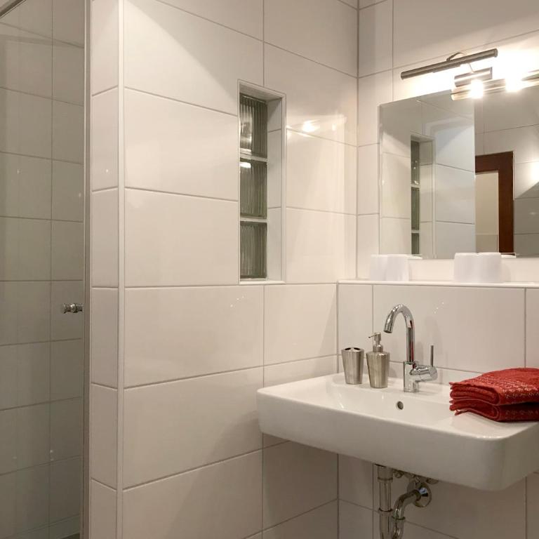 Ferienwohnung Insel-Residenz 1 - stilvolles Altstadt Haus auf der Insel - Appartamento con 2 Camere da Letto - 14