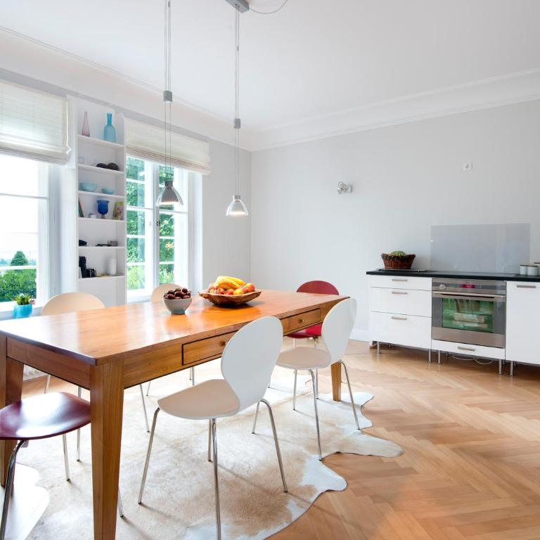 Ferienwohnung Villa Hoyerberg See - besondere Villen-Wohnung mit Garten und Ausblick - Apartment with Lake View - 4