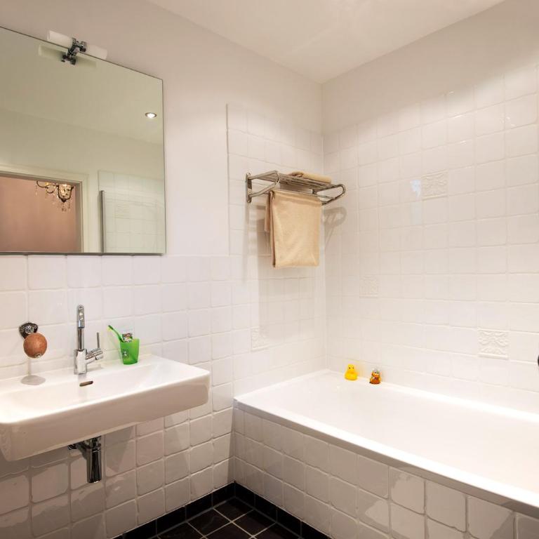 Ferienwohnung Villa Hoyerberg See - besondere Villen-Wohnung mit Garten und Ausblick - Apartment with Lake View - 12