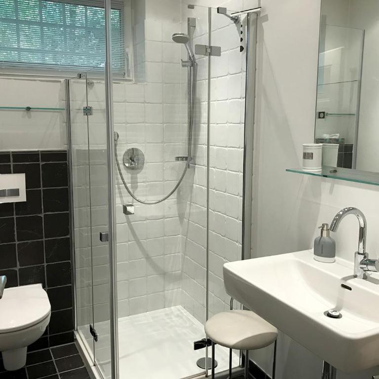Ferienwohnung Villa Hoyerberg See - besondere Villen-Wohnung mit Garten und Ausblick - Apartment with Lake View - 13